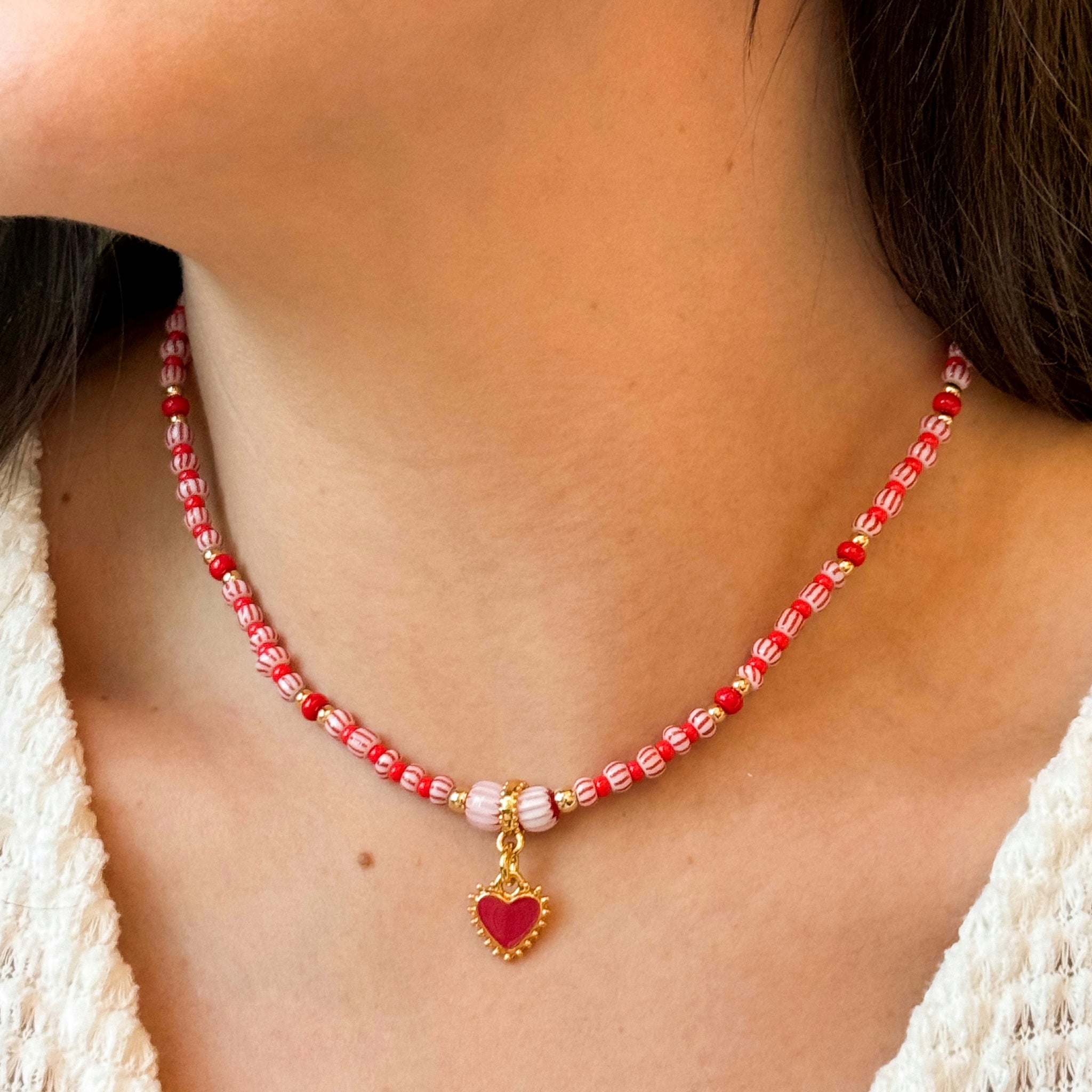Collar rojo corazon